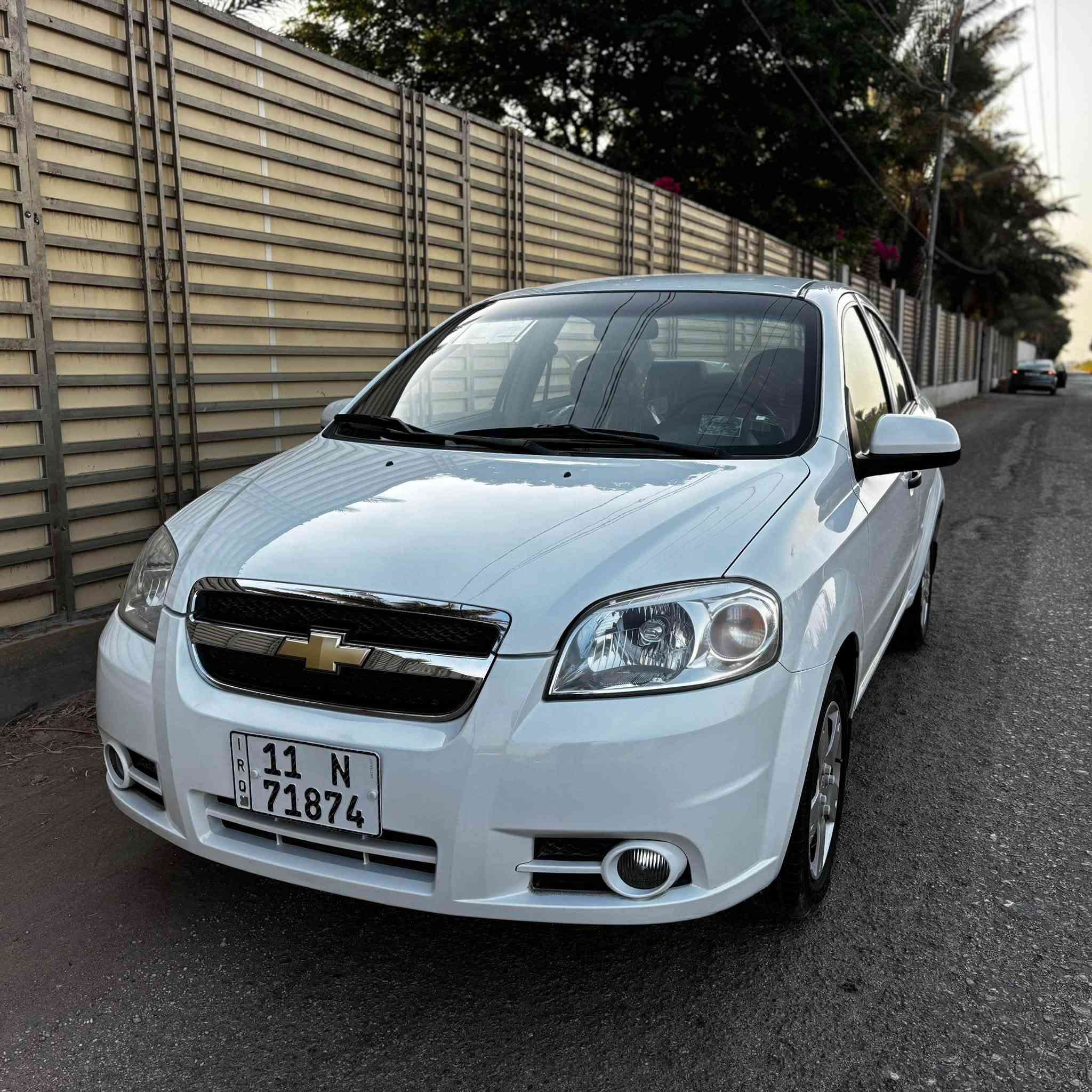 السلام عليكم
للبيع Chevrolet Aveo رقم بغداد

2011 الوحيدة بالعراق بهذه النظافة السيارة بوضع الشركة والزيرو بعداد 30 الف حقيقي فقط فقط  وشرط 

ملصق الشركة الاصلي لسه بالجامة الأمامية + كبات الشركة الأصليات + ارضيات الشركة الاصليات

رقم بغداد الدولي الجديد

فول مواصفات جام أربعة كهرباء 

السيارة كير محرك كهربائيات حدادية كله 

وضع الشركة بدون فتح او تبديل برغي واحد

السيارة مي الشركة الاحمر لسه بيه 

غرفته زيرو زيرو بدون شخط

تبريد ثلج ثلج 🧊 

بدون ضربة بدون تبديل بدون فتح بدون صبغ

الكشر جديد جداً فقط اكو رشة بسيطة بربع باب السائق  الجوه حتى ماتسوه احجي بيه بس تنذكر لدقة بذكر جميع التفاصيل

الباقي مكفول مكفول

سيارة بتراب الشركة

مكاني بابل الحله

السعر 87 مع مجال بسيط جداً جداً 

للاستفسار الإتصال على الرقم

‭***********

