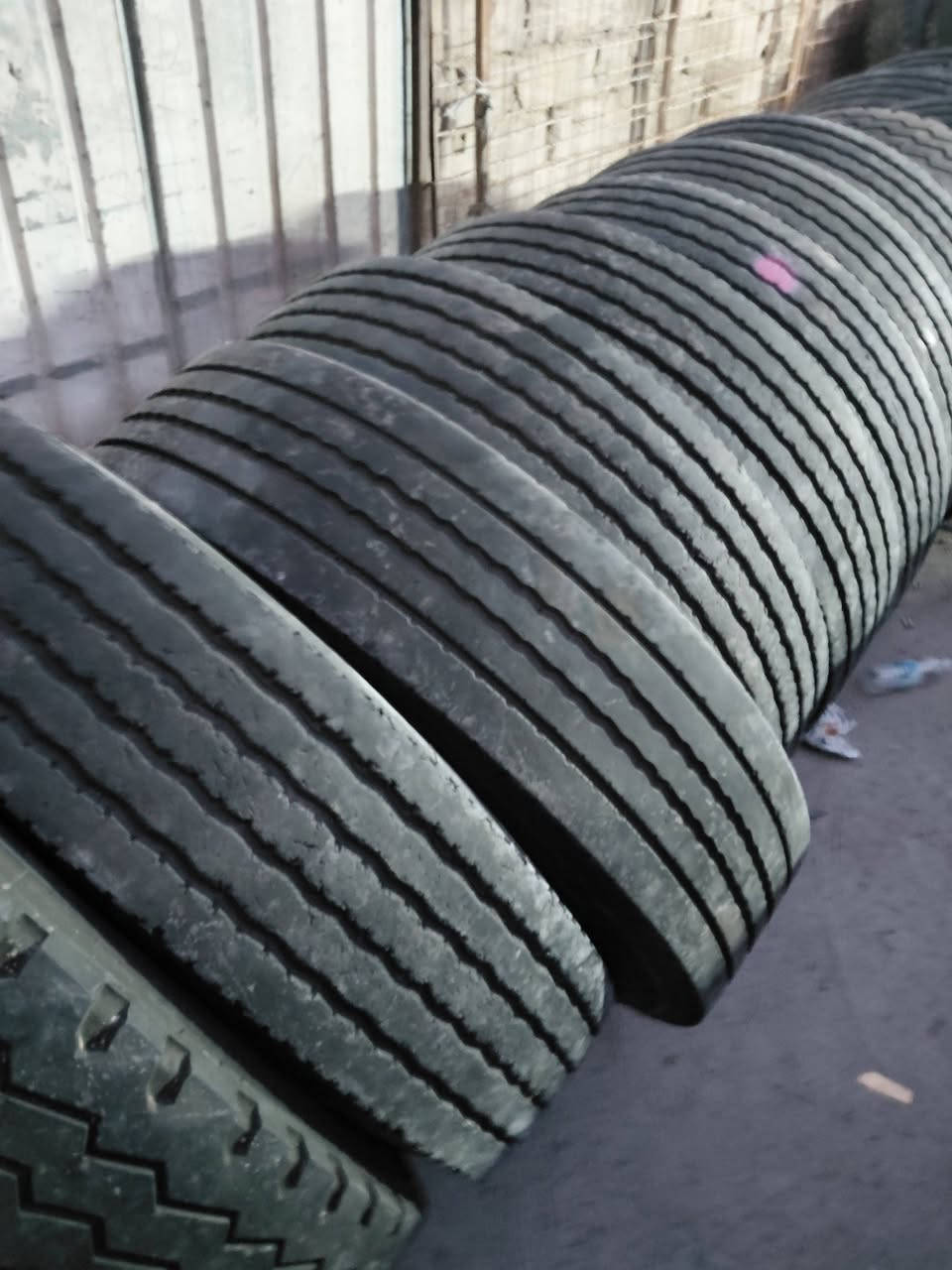 السلام عليكم تايرات باله اماراتي للبيع حجم ٢٢ونص ٣١٥ وحجم ١١Rوحجم ١٦ عله ٧٥٠ وحجم ١٦ عله ٧٠٠ مكاني بغداد حي العامل قرب الحي الصناعي يم البيت الصيني 
***********
