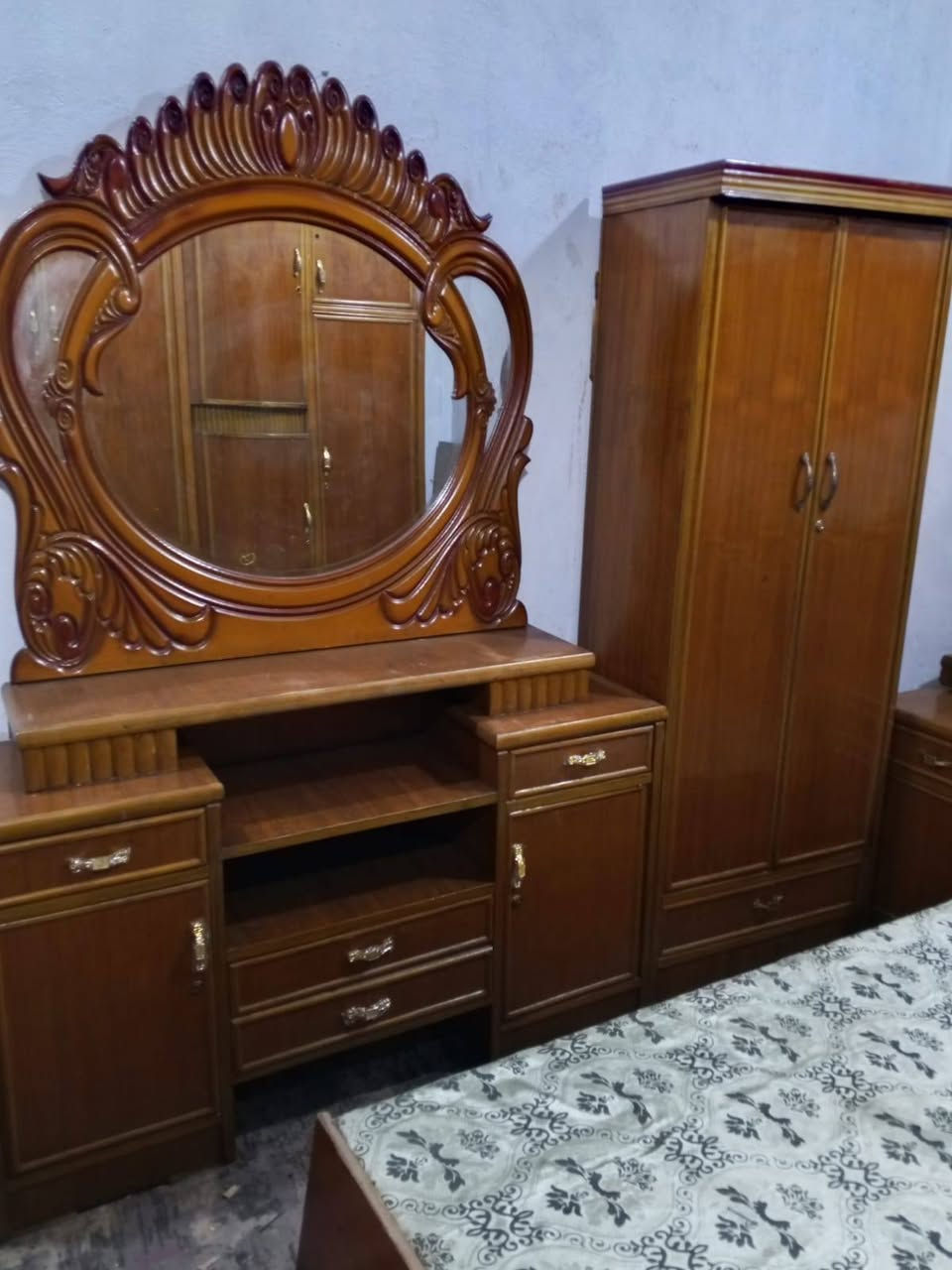 650غرفه ست ابواب صاج داخل وخارج نفخ زاويه كنتوريه هيه شالوزه هيه جزامه للخزن بغداد الحسينيه مال الراشديه وعندي توصيل ***********
