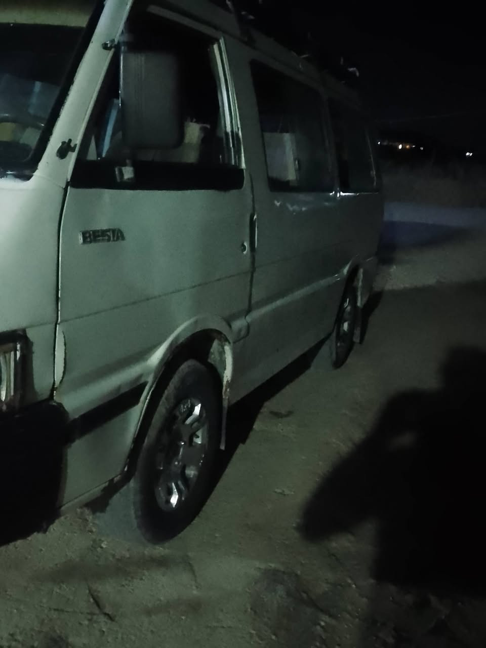 سلام عليكم كيا بستا موديل 93 سيارة جاهزة مكينة جديدة كاملا سنوية لل30 يلا تصقك مناقصهةشي كبل للعمل السعر 33 وبيها مجال قليل ***********

