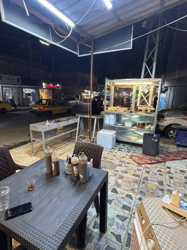 مطعم مشويات كامل وجاهز  للبيع
وبي شغل خير من الله للبيع لعدم التفرغ 

***********
