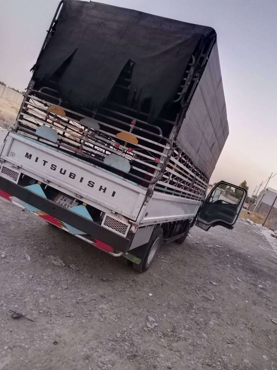 السلام عليكم اخون  كنتر مودل 16  بسمي رقم دهوك سنويه  لحد 32 هزه جديد.  بسمي تحول.  تخم تاير برجستون جديد. مكينه عل وضع الشركه.  مابيه اي تنقيص.  كير اكسل كفاله  تانكي كاز 200 لتر.  سعر السياره 205 مكان السياره ديالئ  بعقوبه  ***********
