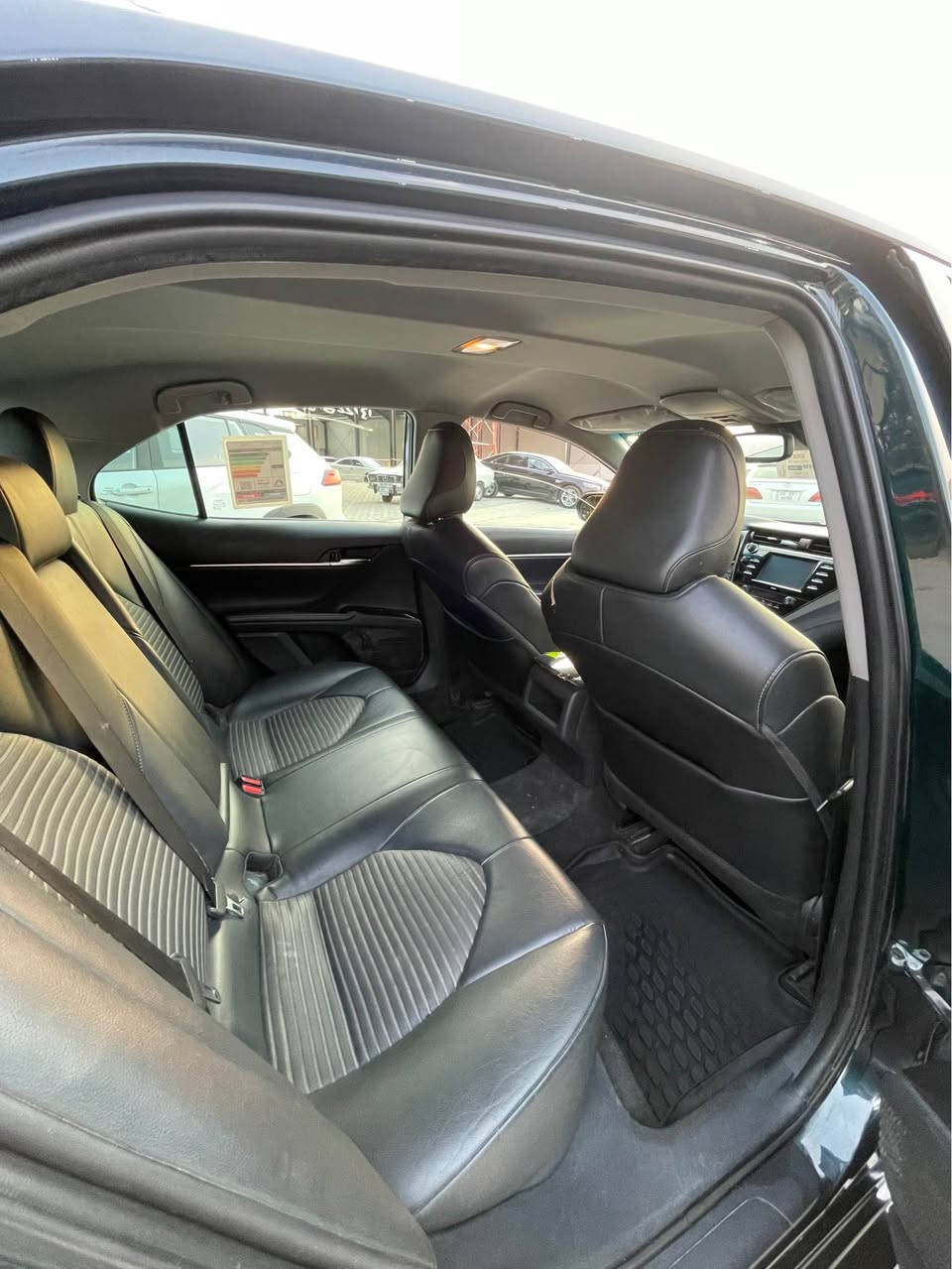 یۆتا کامری ٢٠٢٠ (Toyota Camry 2020 SE)
 مۆدێل: ٢٠٢٠
 مواسەفات: SE
 بۆیاخ: یەک پارچە و نیو بۆیاخە (بەپێی پشکنینی سۆنەر)
 ئێرباگ: بە شەرت هیچ ئێرباگێکی نەتەقیوە (سەلیم)
 گێر و مەکینە: بە شەرت
 سەنەوی: تازەیە
 ڕۆشتن: ١٢٥ هەزار
 باری گشتی: زۆر خاوێنە و ڕەسمی سۆنەری دانراوە 
 سعر: ١٥٥ وەرەقە (١٥,٥٠٠$)
 ژمارەی پەیوەندی: *********** (ڤایبەر و وەتسئەپی لەسەرە)

4T 1M11AK6LU393760 رەقەمی شانسی 

الإعلان باللغة العربية:
تويوتا كامري ٢٠٢٠ (Toyota Camry 2020 SE)
 الموديل: ٢٠٢٠
 المواصفات: SE
 الصبغ: قطعة ونصف صبغ (حسب تقرير السونار المرفق)
 الإيرباك: بشرط سليمة بالكامل (لم يتفجر أي إيرباگ)
 القير والمحرك: بشرط وشرط الفحص
 السنوية: جديدة
 المسافة المقطوعة: ١٢٥ ألف
 الحالة العامة: سيارة نظيفة جداً
 السعر: ١٥٥ ورقة (١٥,٥٠٠ دولار)
 رقم التواصل: *********** (متوفر فايبر وواتساب) السليمانية, العراق
