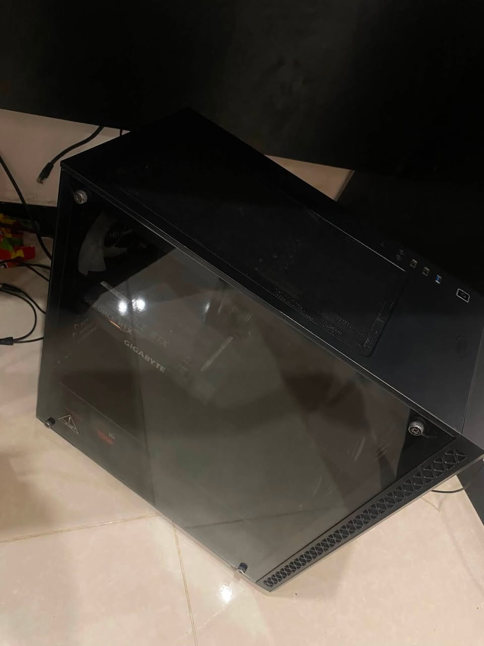 سلام عليكم اخوان
تجميعة مرتبة جديدة 

I5 10400f (2.90)hz

B510 

Ram 16 ddr4 

M.2 512 

RTX 3050 gigabytes 8G vram 

Power 550W 

Case deep cool ATX 

التجميعة نضيفة كلش ومرتبة 

السعر 720 وبيها مجال للطيبين

التواصل ***********
