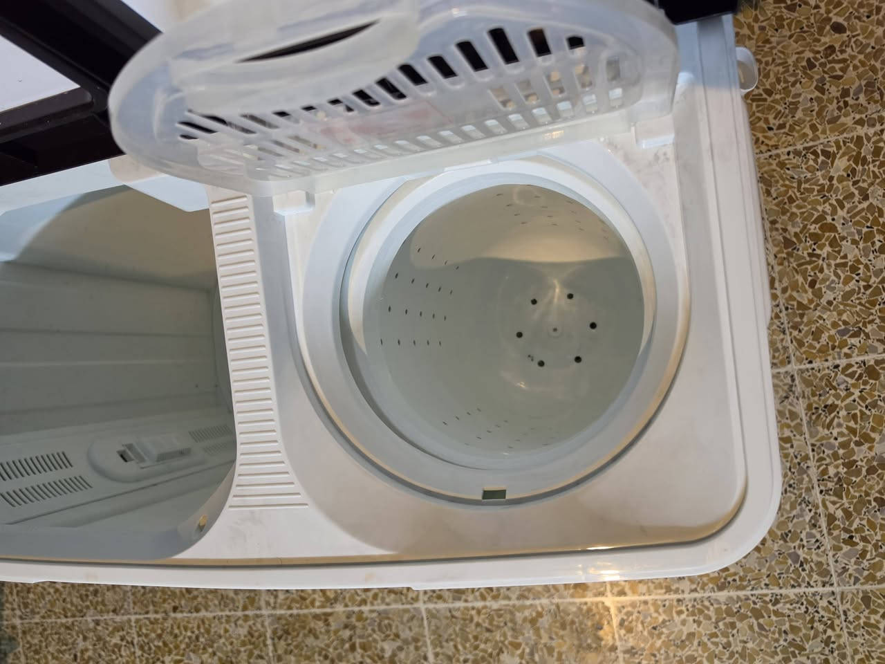 للبيع غساله نوع ميديا ستار ..نظافه فول شغاله كامل بالشرط ..وزن 13 kg ....للتواصل ***********  وبي واتساب
