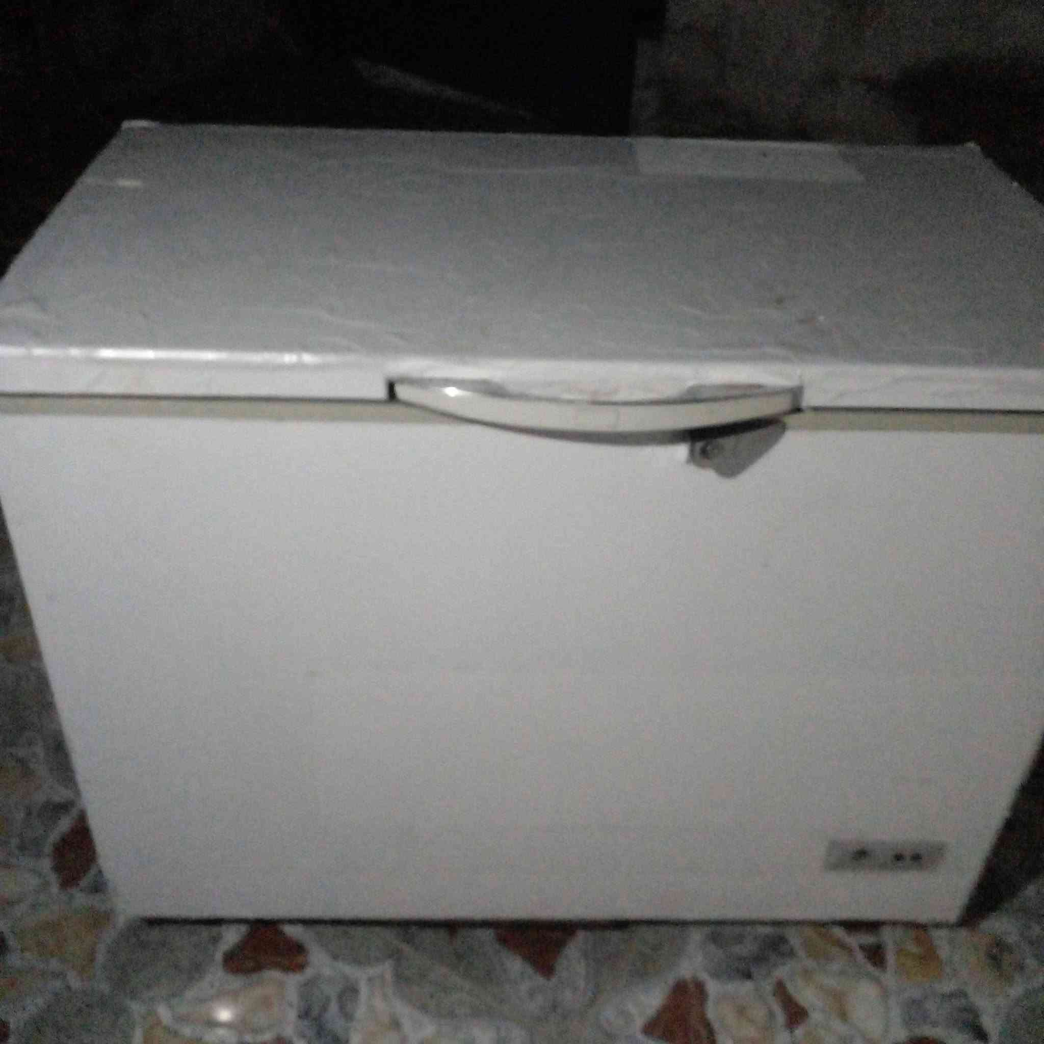 مجمده عوزه بس غاز سعره  ١٥٠ وبيه مجال كوت حي الحكيم  ***********
