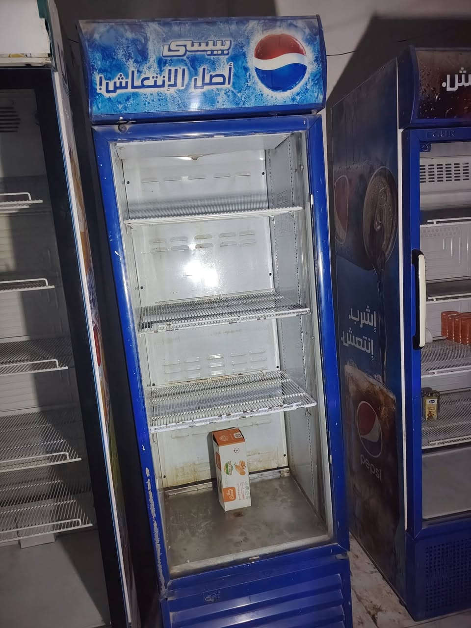 مجمدات ٢ • عوارض ٥ • باترينة ورفوف