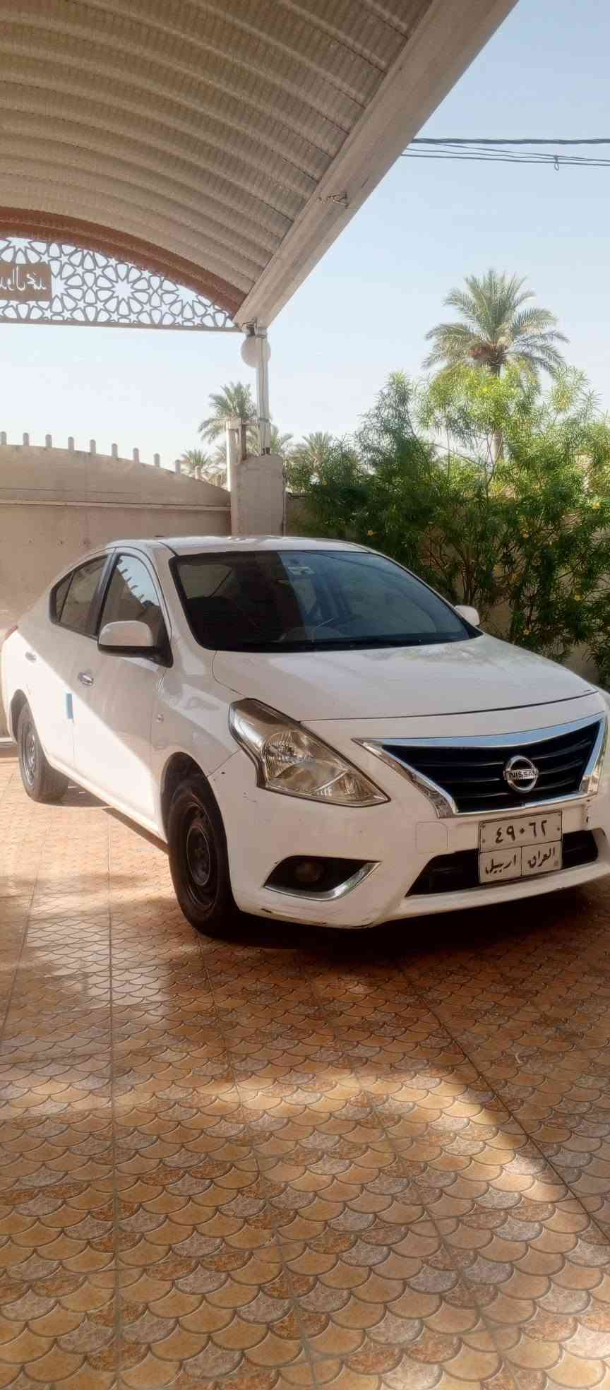 نيسان سني ٢٠١٦ هندي 
بيها جاملغ خلفي مصبوغ
بيها ملاحظات بسيطه 
مكينه كير حداديه جديده 
تريد تحويل تريد وكاله
السعر ٧٥ 
للاتصال ***********
مكان سياره حله
