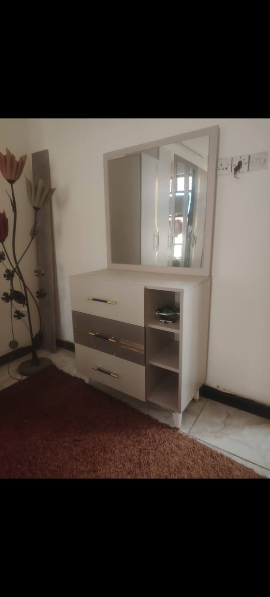 غرفه نوم جديده غير مستخدمه مع دوشك طبي تركي غير مستخدم للبيع سعر ٦٥٠ ***********
