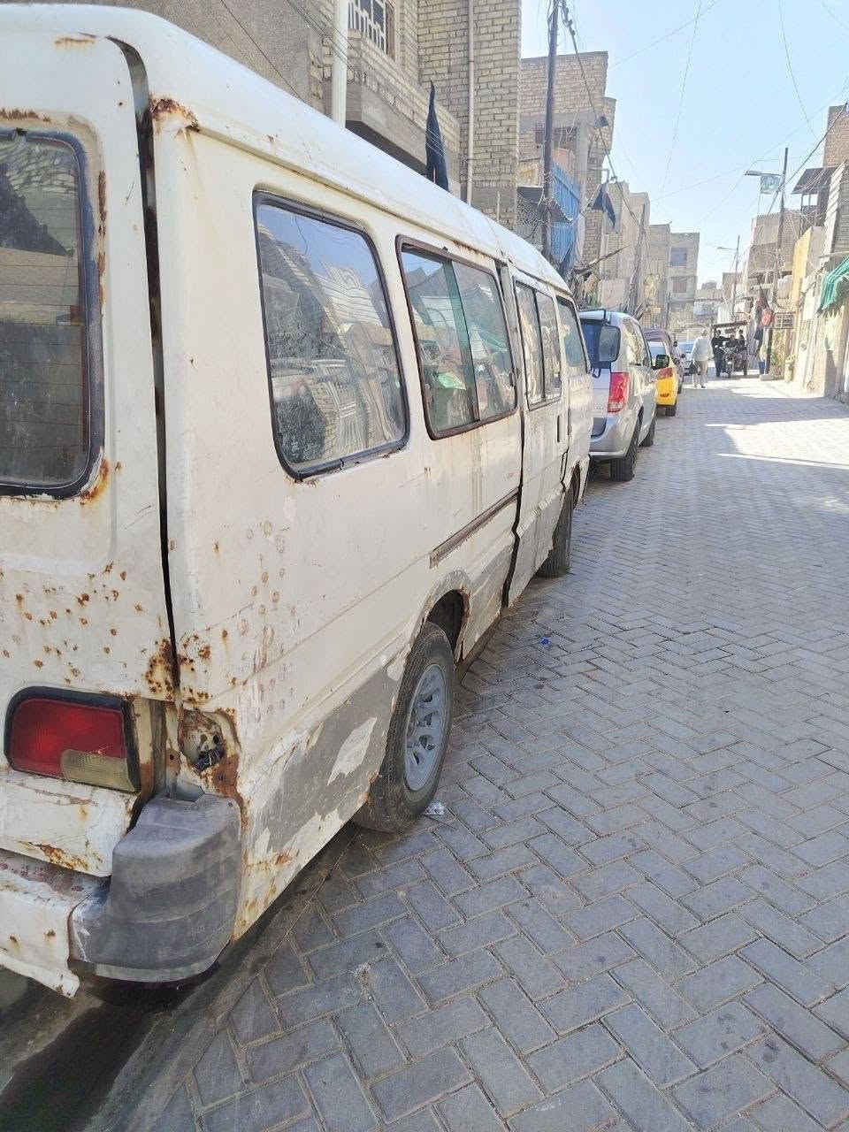 السلام عليكم كيه اسيا للبيع موديل 95 تريد وكاله تريد تحويل  السعر 26 ورقه كل 10ايام ينقص ربع وبس مطلوبه هيئه  رقم بغداد مكاني بغداد رقم الهاتف ***********
