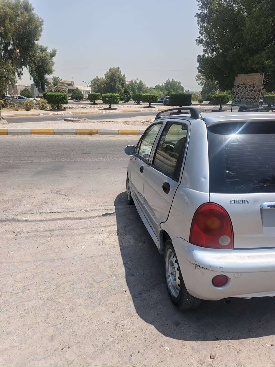للبيع: شيري كيو كيو (Chery QQ) موديل 2013
🚗 سيارة مكفولة وعلى وضع البلادي – جاهزة للتحويل

​الموديل: 2013

​المسافة المقطوعة: 108 ألف كم

​البودي: مكفولة من الدعامية للدعامية، بدون صبغ نهائياً وما بيها أي ملاحظة

​المحرك والكير: محرك وكير وتبريد بشرط الفحص والتدقيق

​الأوراق والتحويل: باسمي، هزة جديدة، وسنوية جديدة، تحويل ثاني يوم مباشرتنا

​الملحقات: السبير بلادي ما ممسوس

​الكهربائيات: الداشبورد صافي، ما مشتغل بيه ولا كلوب تحذيري

​الصدر: جديد ونظيف، ما بيها أي طكة أو صوت

​الداخلية: كوشنات وغرفة بلادية ونظيفة جداً

​السيارة جاهزة وما ينقصها أي شيء، دق سلف وامشي.

​📍 المكان: بغداد

📞 للتواصل: ***********
