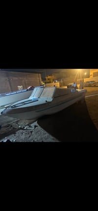 زورق امريكي • ٥.٥م • يحتاج صبغ