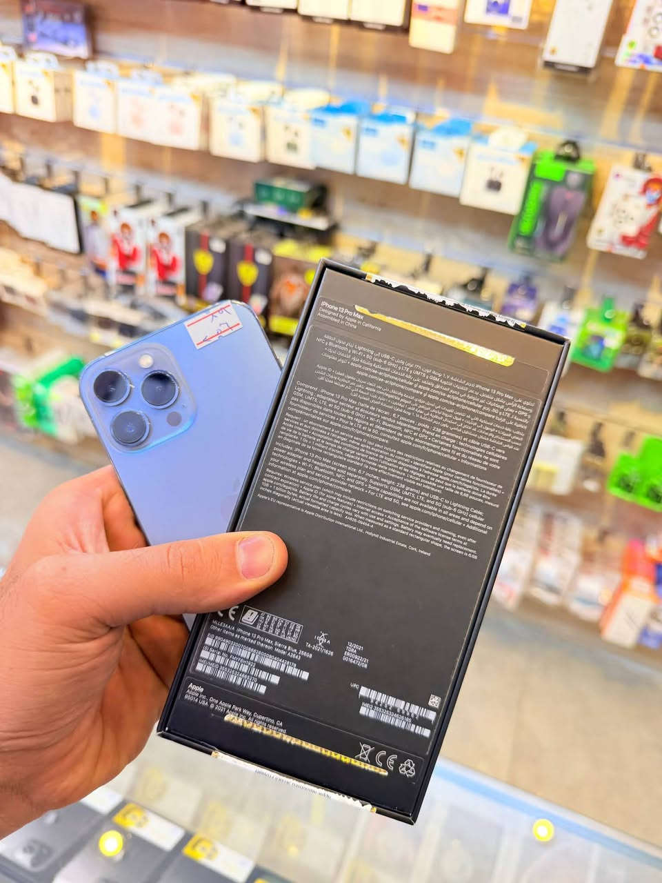 ايفون 13 برو ماكس ماستر مطابق شرق اوسط ذاكره 256 بطاريه 89 نموذج M لونه المميز نضافه 100‎%‎ زلغ واحد مابي كامل ملحقاته وتر بروف وبلحاسبه كله نورمال يعني كلشي ممبدل بي وبي وتأخذه ضمان وصل 5 ايام اي مشكله او عطل يستبدل فورا 🏦 ومتوفر اقساط على مصرف الرافدين و مصرف الأهلي العراقي ومصرف الرشيد 🏦
السعر 775 الف 
العنوان بغداد البياع شارع 20 قرب مطعم شط العرب مركز الهاتف الاصلي 
📳  ***********
 ☎️ ***********

نص مكتوب في الصور:
- 12:06
- حالة البطارية والشحن
- كما هو الحال مع البطاريات القابلة لإعادة الشحن، بطارية الهاتف قابلة
- للاستهلاك وتصبح أقل فاعلية مع الوقت. معرفة المزيد...
- 89%
- الحد الأقصى للقدرة
- هذا قياس لقدرة البطارية مقارنة بقدرتها عندما كانت جديدة. قد
- تتسبب القدرة المنخفضة بتقليل ساعات الاستخدام بين عملية الشحن
- والأخرى.
- أقصى قدرة للأداء
- ستساعد الأنظمة المضمنة في النظام والمكونات في تخفيف آثار الأداء
- التي قد تلاحظها أثناء التقدم الكيميائي في عمر بطارية iPhone
- شحن البطارية المحسن
- للحد من استنزاف عمر البطارية يتعلم الـ iPhone من عادات الشحن
- اليومية، بحيث ينتظر ولا يتجاوز 80% حتى يحين موعد حاجتك إلى
- استخدامه.
- الشحن بالطاقة النظيفة
- في منطقتك، سيحاول iPhone التقليل من البصمة الكربونية من خلال
- انتقاء وقت الشحن الذي تتوفر فيه كهرباء بانبعاثات كربونية منخفضة.
- يتعلم iPhone من عادات الشحن اليومية، بحيث لا يشحن بالكامل
- حتى يحين موعد حاجتك إلى استخدامه. معرفة المزيد...
- حول
- > iPhone
- الاسم
- 26.6.1
- إصدار iOS
- iPhone 13 Pro Max
- اسم الطراز
- MLLE3AA/A
- رقم الطراز
- FMYF6H1922
- الرقم التسلسلي
- 0
- الأغاني
- الفيديوهات
- الصور
- 256 غ.ب.
- السعة
- 240.16 غ.ب.
- متوفرة
- DC:53:92:37:FA:2F
- Wi-Fi عنوان
- DC:53:92:33:D1:3A
- Bluetooth
- 5.51.03
- البرنامج الثابت للمودم