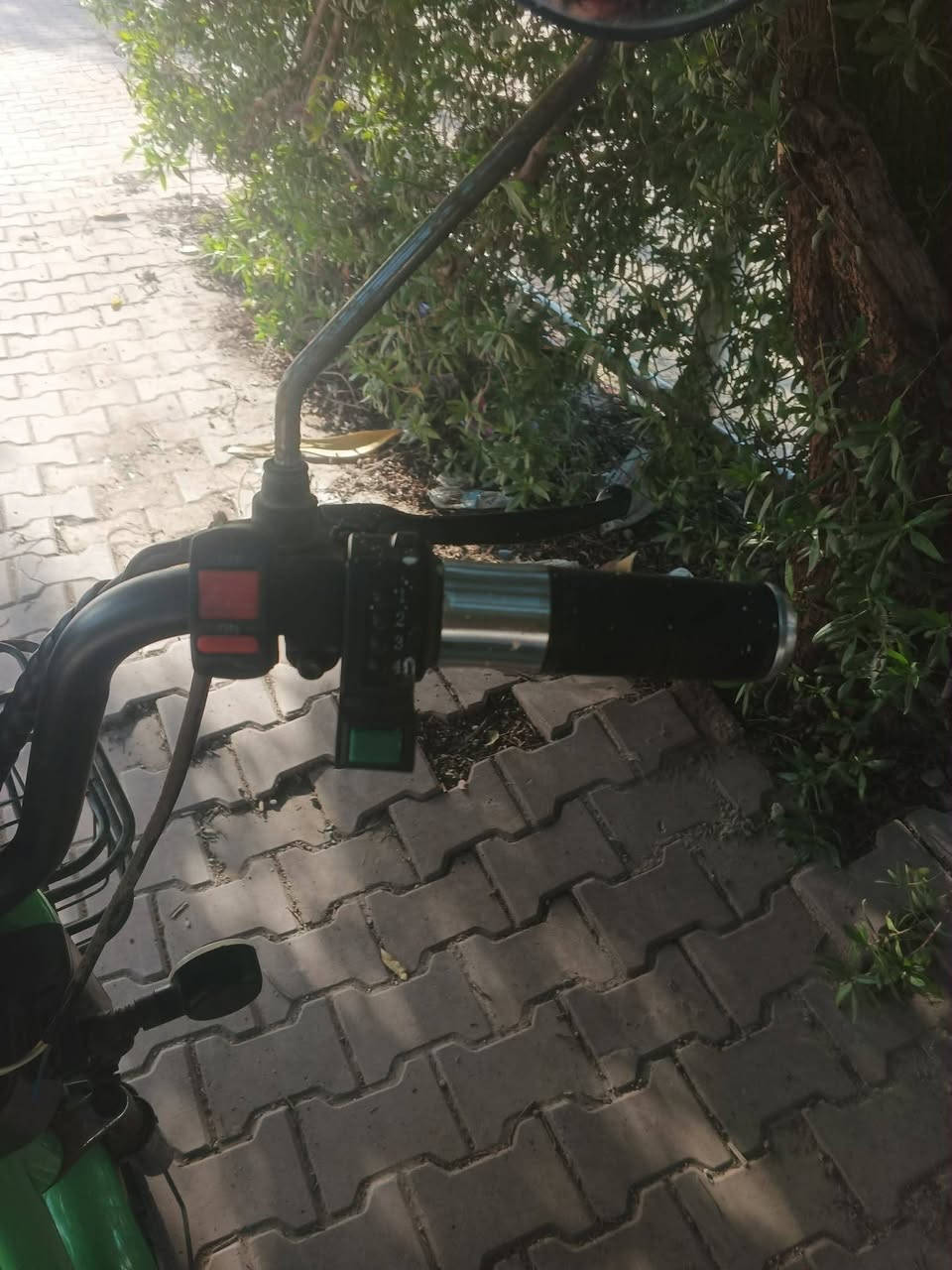 دراجه شحن جاهزه من كلشي كهربائيات كلها شغاله ، واي نقص مابيها ، بطاريه ليثيوم الاصليه ، مكاني بغداد محموديه ، سعر 230 وبيها مجال ،  خاص واتساب ***********
