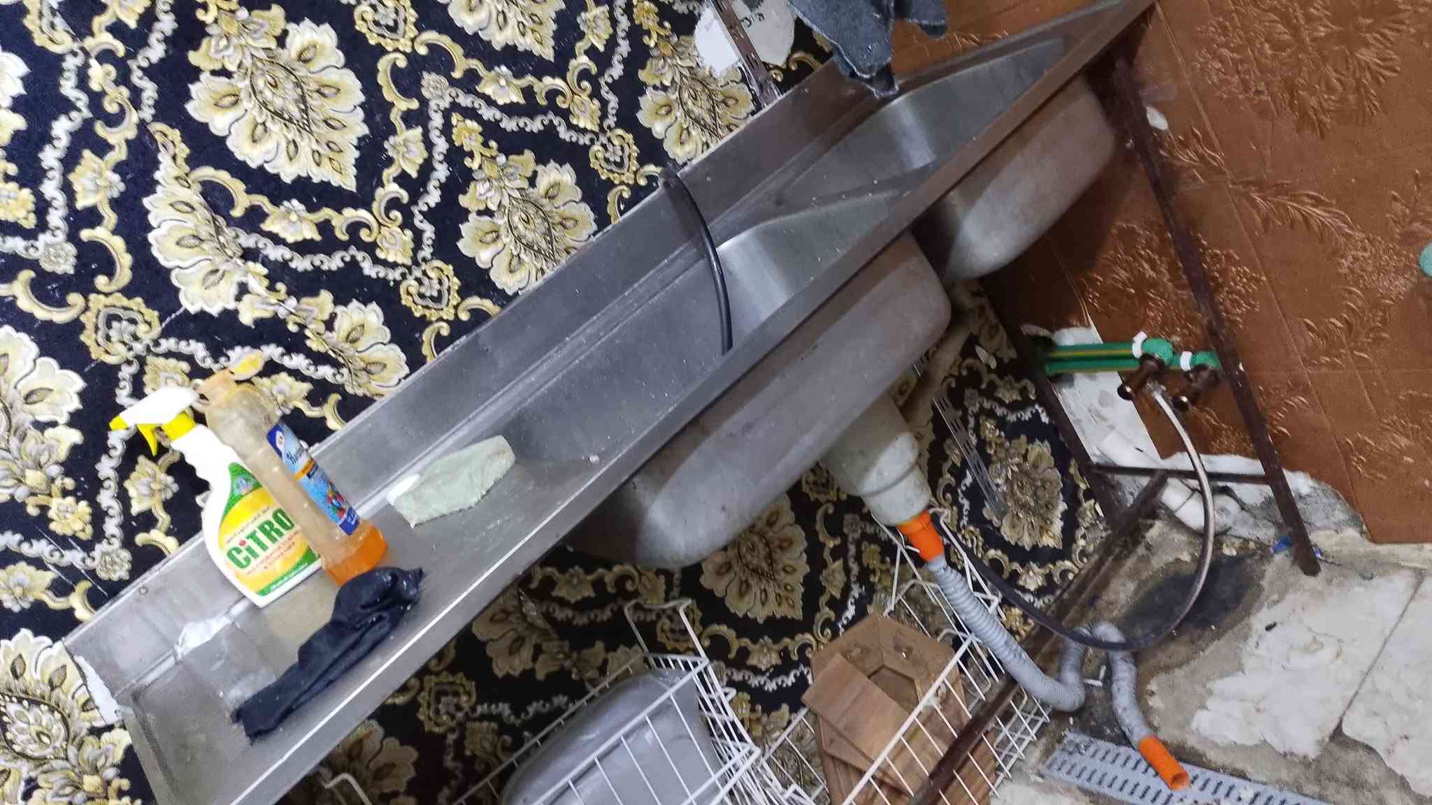 غراض مطعم البيع مكاني بغداد ***********
متواجد تصال. فقط
***********

موجود كر بركر ثلاثي 

بوجات  عدد 2  

شواية كباب  دكت ثقيل 3 متر 

عارضات عامودية 2 سطحي 1
 شواية كص سل. ستسل. سلايت 

معرض سل. ستسل حجم كبير 
وبعد غراض
