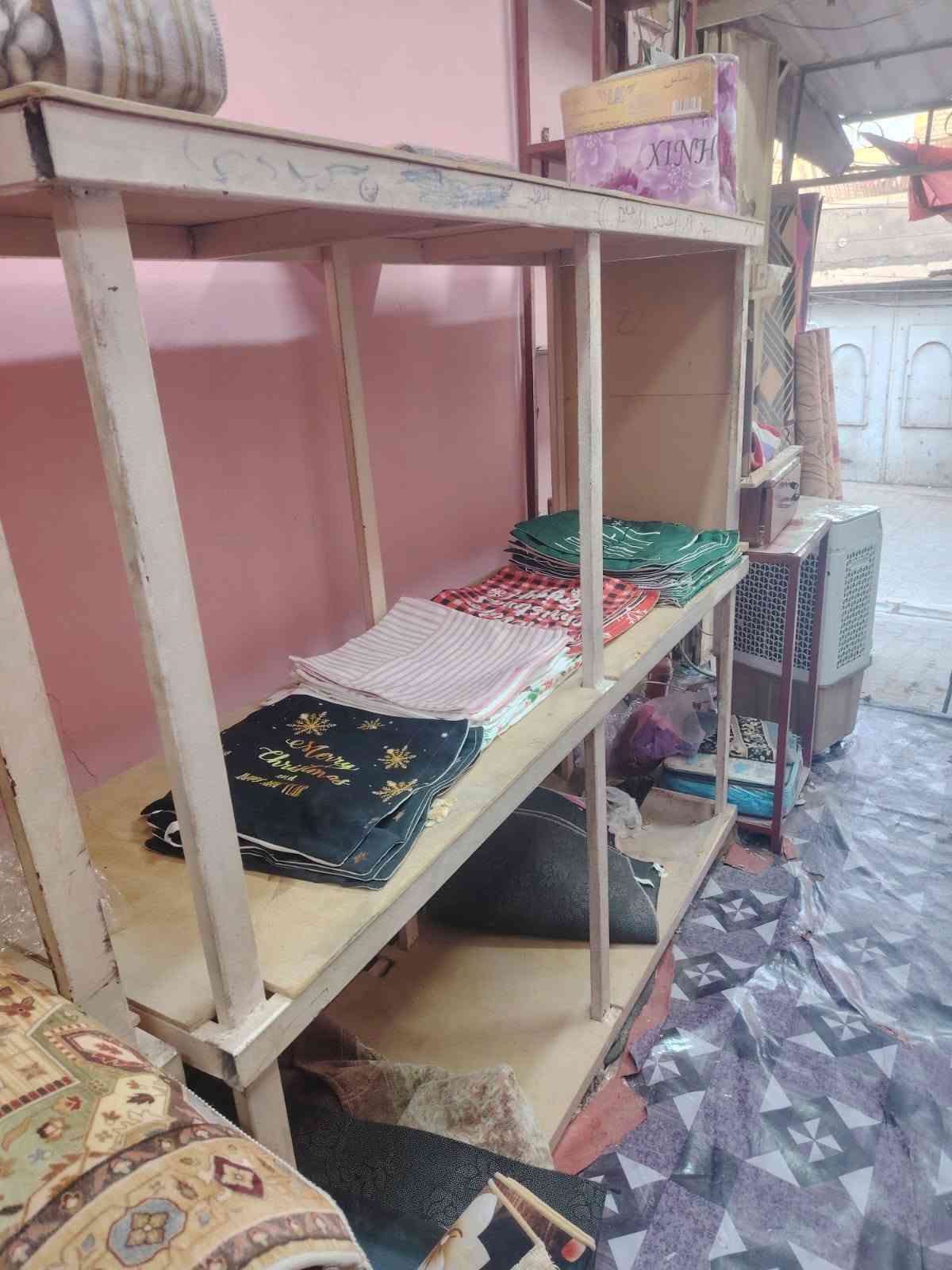 سلام عليكم
غراض محل للبيع رولات مال موكيت قياس 4  العرض ونص ورفوف حديد كبار ونج للبيع ومحل للايجار بسوك نجاجير للاستفسار اكثر الاتصال عله الرقم ***********
