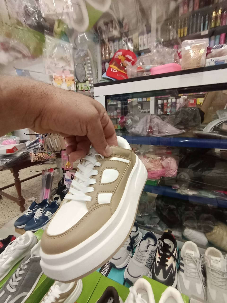 عرض خاص ب ٦٠٠٠ نسائي رجالي ولادي
