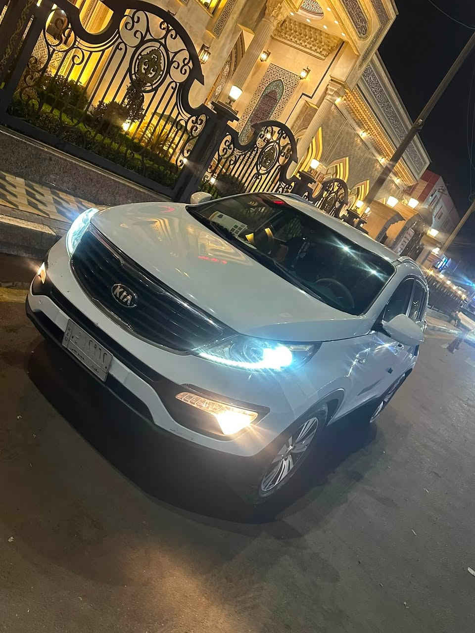 سبورتج موديل 15 خليجي السياره جاهزه من كل النواحي مكينه كير تبريد تخم تاير صدر حداديه كل جاهز رقم بغداد تحويل الثاني اليوم مكفوله من صبغ ومن ضربه  وفتح وتبديل مكينه 2000دوش تحكم ستيرن حساسات  خلفيه كأمره خلفيه السعر 
150 وبيه مجال حك الجيه*********** متوفر وتساب
