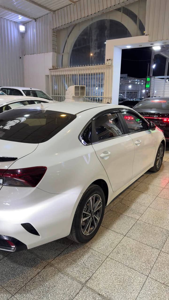 🚘🔥 للبيع Kia K3 موديل 2025 – فل أوبشن 🔥🚘

📌 المواصفات:
• موديل 2025
• محرك 1500 CC
• ماشية فقط 20,000 كم
• كفالة عامة
• حساسات أمامية وخلفية
• كاميرا خلفية
• تبريد ❄️
• سيارة نظيفة جداً ومحافظة
• استخدام شخصي
• أوراق أصولية
• السيارة موجودة في محافظة النجف الأشرف

💰 السعر: 147 ورقة
🔸 بيه مجال للجاد فقط

📍 النجف الأشرف

📞 ***********

🔥 سيارة نظيفة، موديل حديث، ومواصفاتها حلوة جداً.
 فتحة سقف، شاشة، بصمة،  أو جلد،  ، أضيفها حتى الإعلان كامل وقوي.

