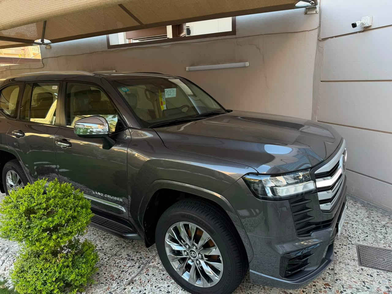 � لاندكروز 2022 للبيع — GXR
🔹 وكالة إبريم أصلية
🔹 مكينة 4000 CC — تنفس طبيعي
🔹 دبل + رادار
🔹 نفيكيشن أصلي داخل القمارة
🔹 مغلفة PPF بالكامل
🔹 مكفولة كفالة شاملة
🔹 تايرات دنلوب أصلية جديدة — مبدلات حديثاً
🔹 باقي المواصفات المعروفة للـ GXR

✨ السيارة كلش جديدة ونظيفة
✨ استعمال شخصي
✨ السيارة باسمي
✨ خالية من أي استخدام تجاري

💰 السعر: 57,800$  ومجال جداً بسيط

📞 للاستفسار: ***********

📍 الموقع: بغداد — العامرية — العمل الشعبي

لأهلها فقط، سيارة تستاهل المشاهده
