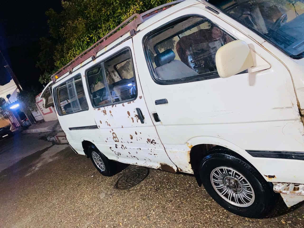 السلام عليكم
هايسه بوز قديم للبيع موديل 1994 كير محرك بنكو محرك 27000 كهربائيات شغاله داخل ننضيف كشر نظيف شواصي كلهن نضاف تخم تاير سيارهه جاهزه من كلشي كبل لشارع سيارهه تحويل موجود وكاله هم موجود السعر 30بيها مجال العنوان/بغداد/رقم الهاتف،***********
وات ساب /***********
