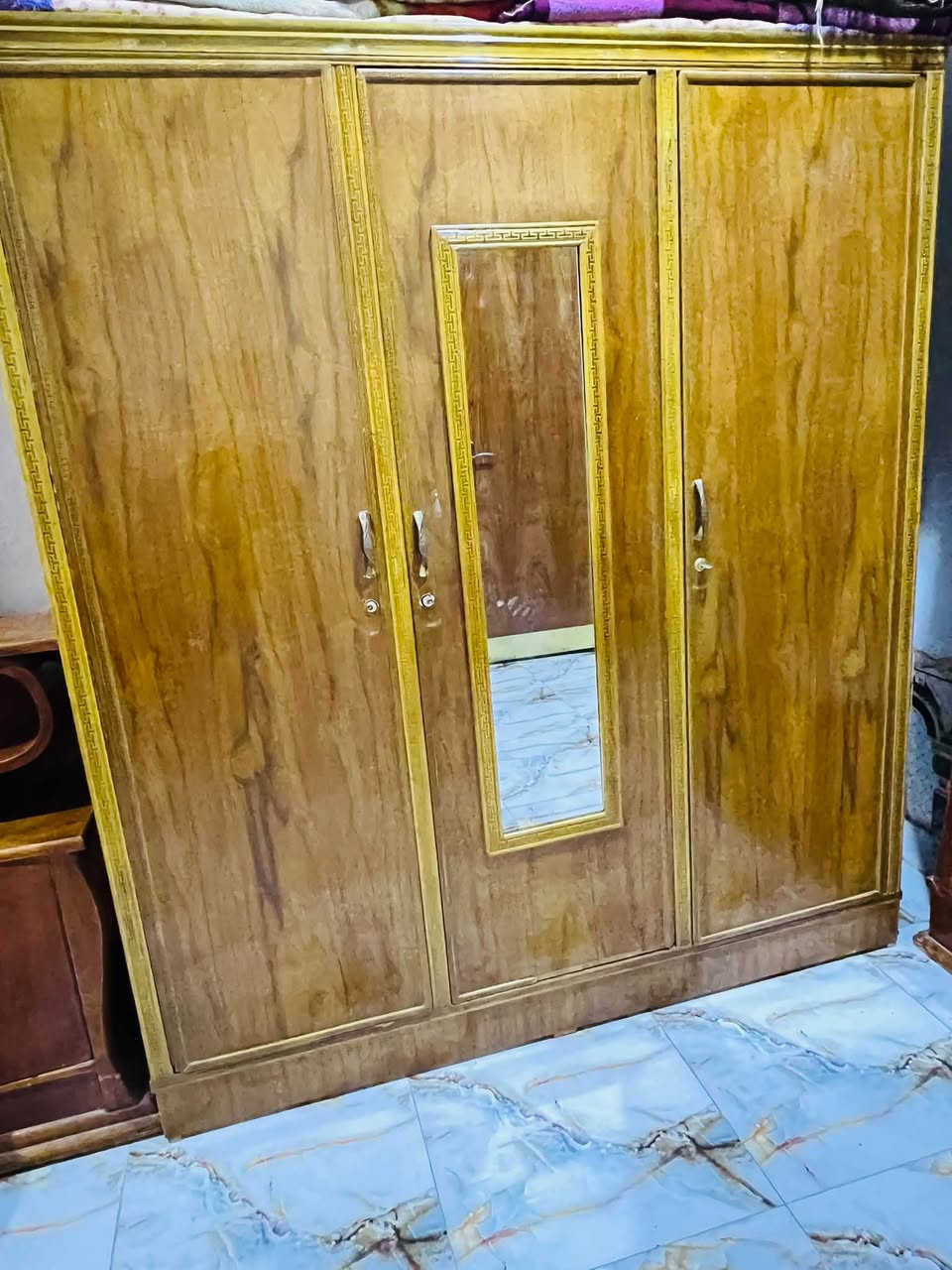غرفه خشم مثل ماواضح بلصوره
سعرها 350 وبيها مجال مكاني بابل القاسم
***********
