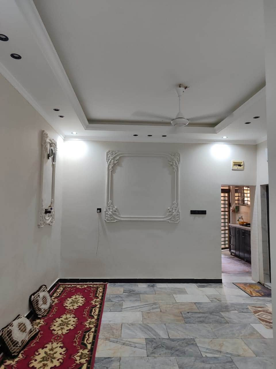 🏠 بيت للبيع – حي أور

📍 الموقع: حي أور، شارع السبيس، بالقرب من جامع الهدى بالمربع الذهبي
شارع تبليط عرضه 10 متر
📐 المساحة: 120م²
📏 الواجهة: 6م | النزال: 20م
على شارع تبليط عرضه 10 متر 
🏡 البيت طابقين:

🔹 الطابق الأول: غرفة، صالة، استقبال، مطبخ، صحيات داخلية وخارجية.
🔹 الطابق الثاني: 3 غرف، صالة، وصحيات.

✨ بناء حديث درجة أولى

📞 للاستفسار: ***********
