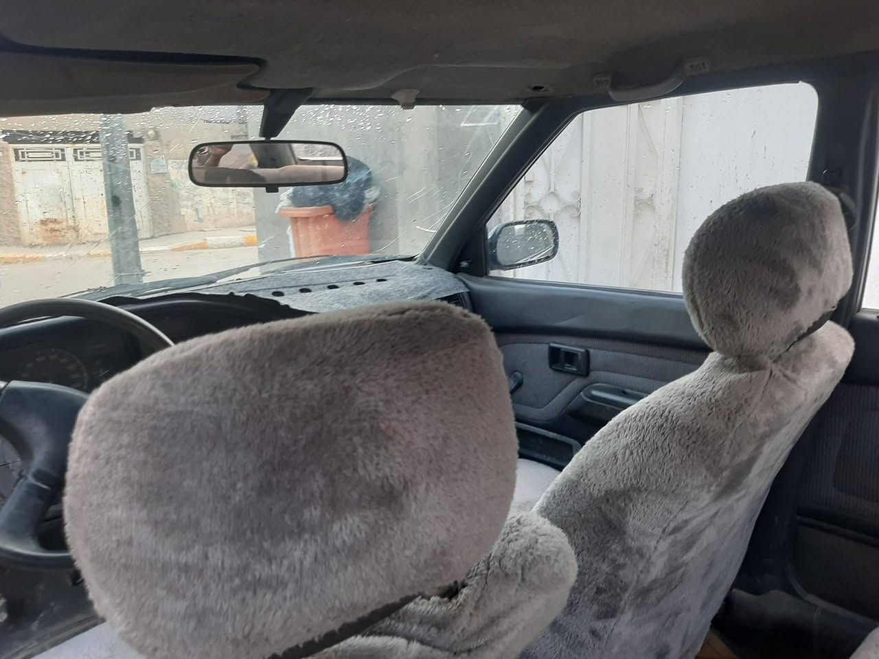 من رخصة الادمن : كورلا ٩٣ هاج باك يسرى بلاد.نظيفه جدا كلشي بيه شغال محرك جيد جدا كير تخم تاير جديد حداديه غرفته حلوه مابيه اي نقص كلشي بيه شغال تحويل شرط رقم انبار مكان السياره سامراء مكفوله من كص ونقل جثه وغيره سعره ٣٥ وبيه مجال للاستفسار *********** بي واتساب
