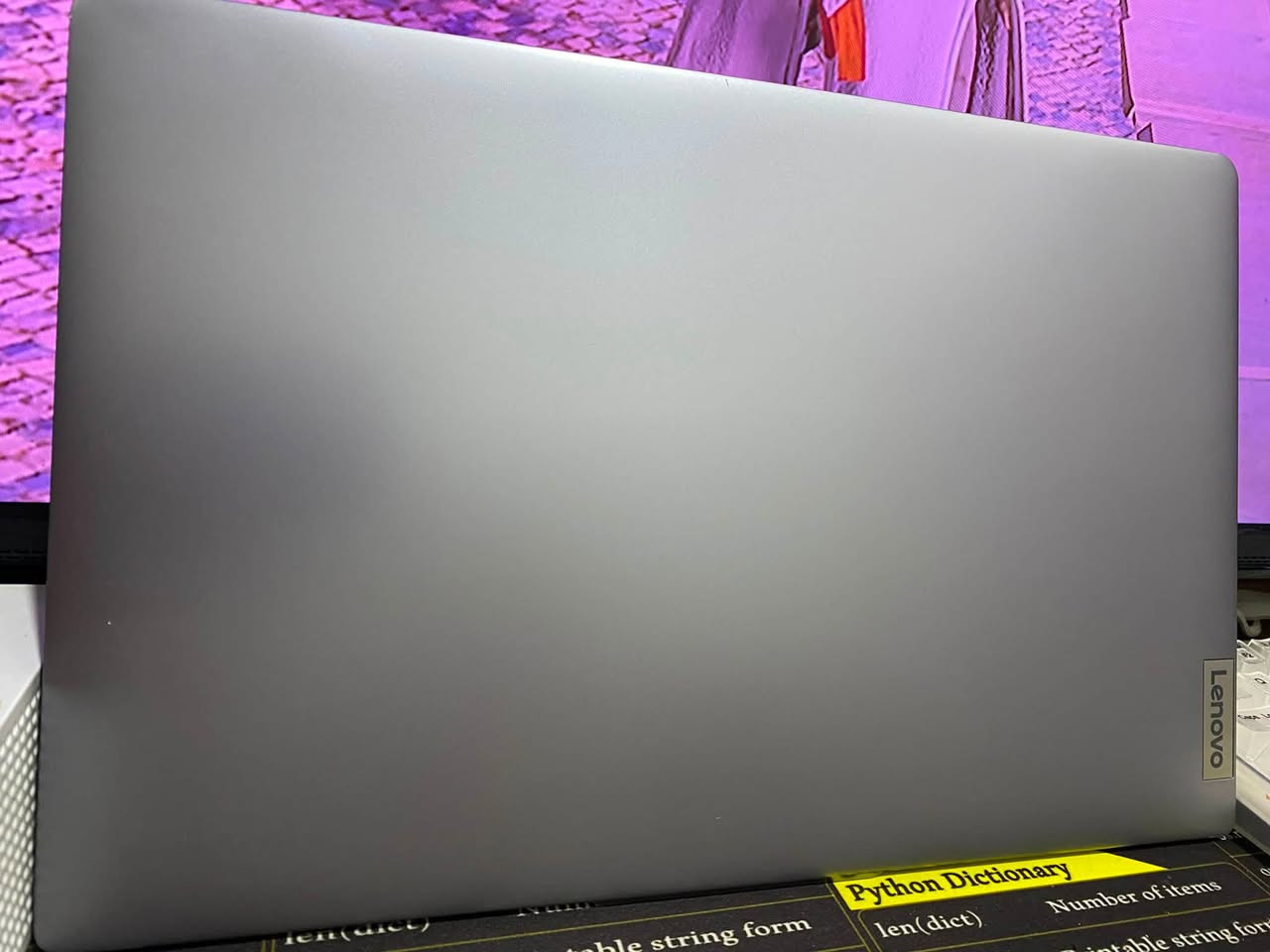 لابتوب للبيع Lenovo IdeaPad Slim 3i، المعالج i7-13620H من الجيل الثالث عشر، رام 16GB، هارد 512GB SSD، شاشة 15.6 إنش، كاميرا بغطاء خصوصية، شحن سريع، ومنافذ USB 3.0 وUSB-C وHDMI وقارئ بطاقات SD. الجهاز ممتاز للبرمجة والتصميم والبرامج الهندسية والاستخدام اليومي.
السعر: 800 
موقعي بالبصرة 
للتواصل ***********
