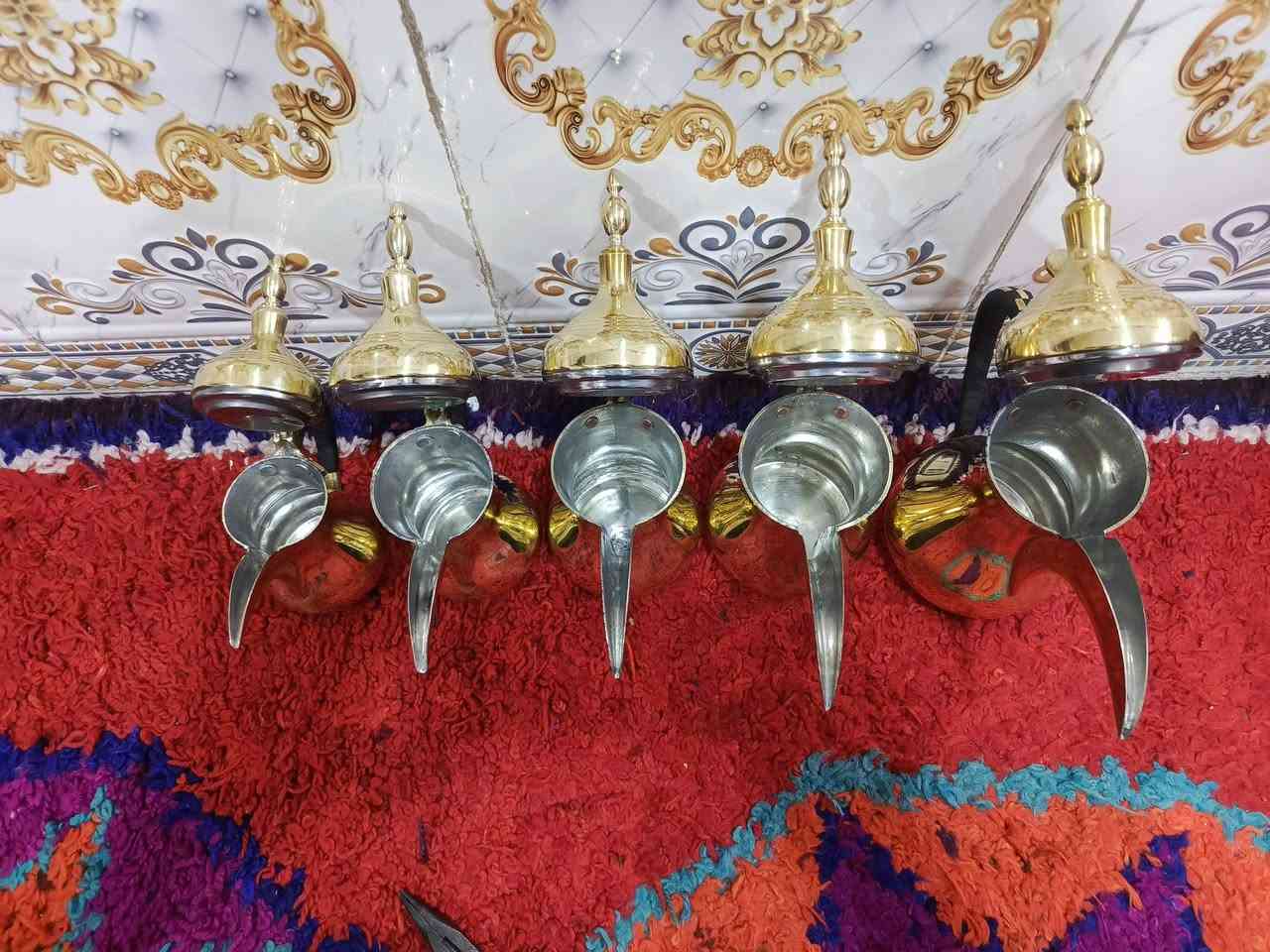 سيت دلال رسلان للبيع نحاس صنع سوري قياس 29 27 25 23 21 للستفسار اتصل *********** يوجد توصيل
