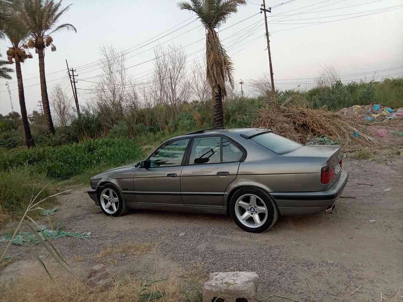 BMw1991 525 
وارد يابان
محرك مسكر عدلM50 كير محرك مكفول
تبريد ثلج ❄️ منضومه جديده
حماوه ثابته جوه النص بعز الحر 
سلايد شغال 
كهربائيات كلها عالبلاد بدون اي جطل سنتر لك عالي زنون
غرفه جلد   اسود... ويل تو سايز 17 شنايزر اصلي وتخم تاير جديد
رقم انكليزي باسمي هزه ورقم جديد
صبغ عام بدون حادث نهائيا
السعر ٦٣ وبيها مجال 
بغداد ***********
