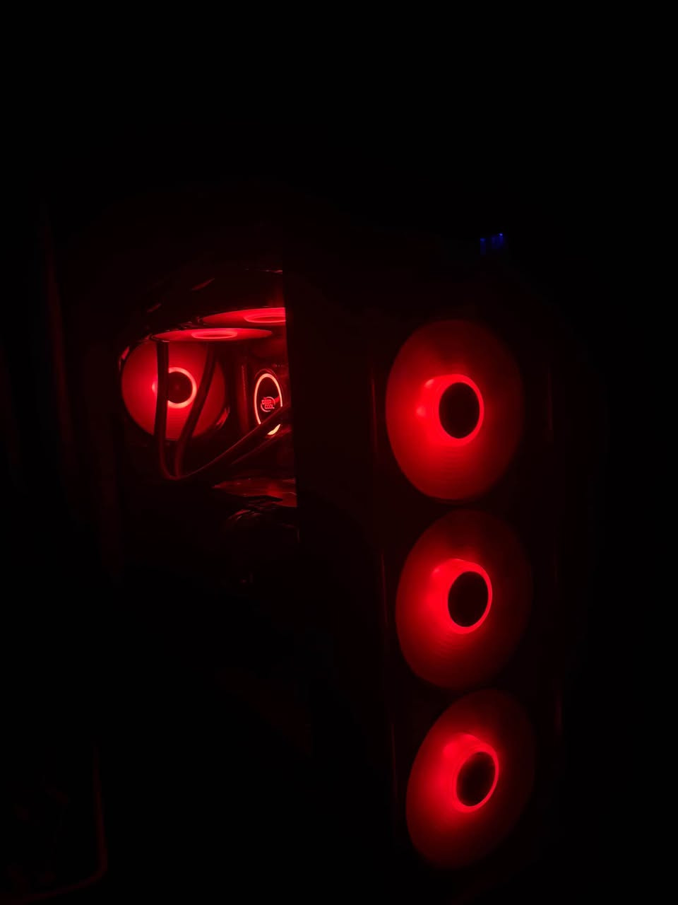 🔥 Pc gaming كلش نضيف 🔥
المواصفات:
• الكارت: RTX 3080 10GB MSI (تبريد مائي)
• المعالج: i5-12400F
• الرام: 16GB DDR4 3200MHz
• الخزن: SSD 128GB + HDD 1TB  
💰 السعر: خاص 💬
📍 المكان: بغداد
📞 واتساب: *********** بغداد, العراق
