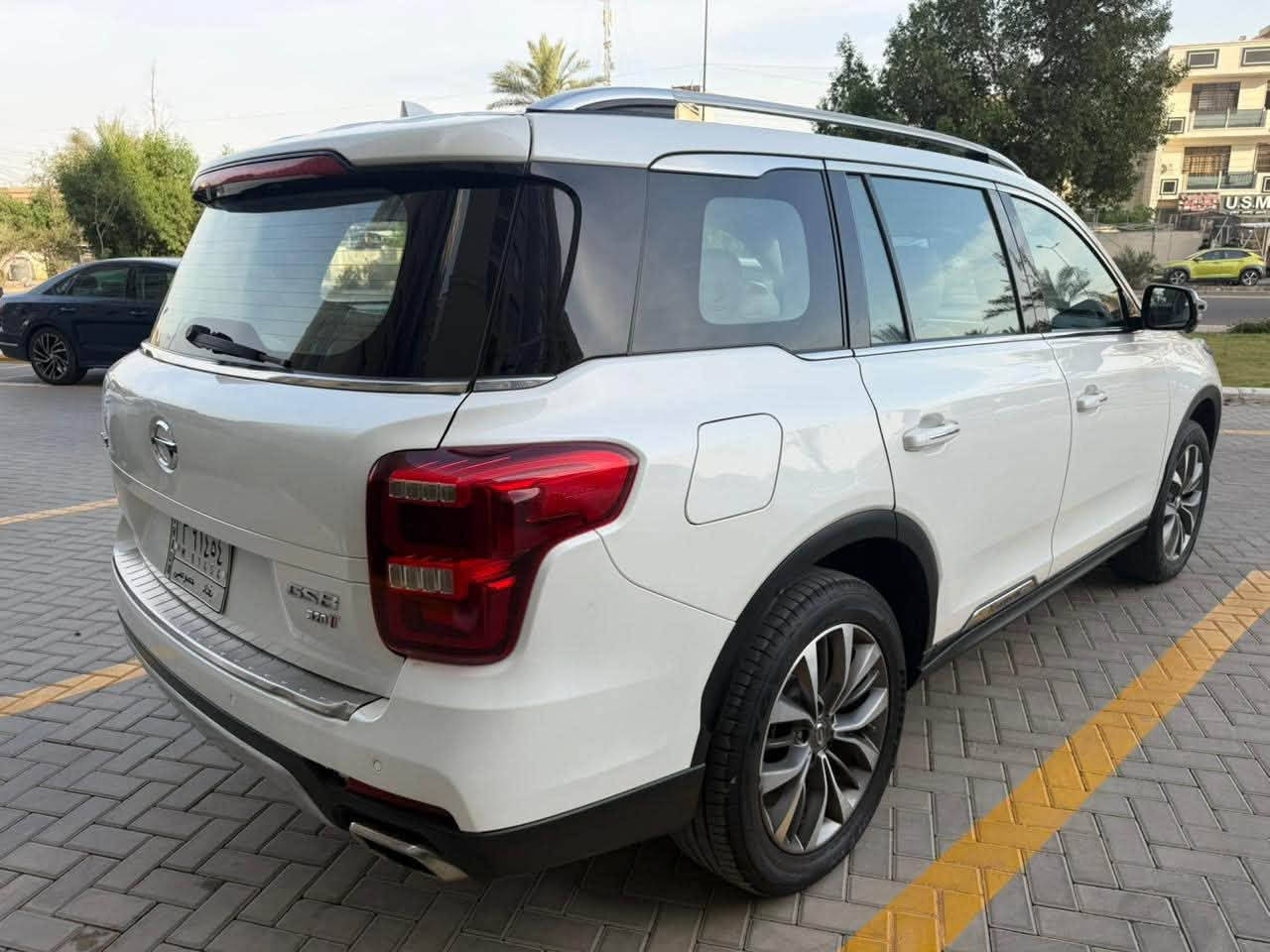 السلام عليكم 
جاك GS8 
موديل 2020 
ماشيه 100 الف 
مكفوله من الصبغ والضربه سياره جاهزه بدون نقص 7 راكب عائليه 
مواصفات فووووول 
بصمه 
شاشه 
كأمره 
تحكم ستيرن 
بانوراما 
ثلاث قطع تبريد 
كامرات 360 درجه 
محرك 2000 تيربو 
مكانها بغداد حي الجهاد 
السعر 125 
للاستفسار 
***********
