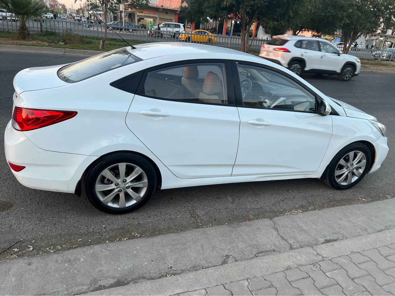 هۆندای ئەکسێنت ٢٠١٤ بئ بۆیاخ بئ دعم 
سەیارەکە وەک شەریکە ماوەتەوە تەنها ٩١ هەزار ڕۆیوە 
گێڕ و مەکینە بەشەرت یەک برخوی نەکراوەتەوە 
سەرف و بوخار و دەنگ و هەلمیشی نیە 
Abs
ناوزەرد 
ئاوینە ئیشارەت 
فۆلیوم 
تەنها سلاید نیە 
جەند تێبینیە وردی هەیە هیج تری نیە 
لە چەمچەماڵ 
تحویل بەشرت 
بەناو خۆمەوەیە 
لە چەمچەمال
***********

***********
Vip car for drive شمشمل, السليمانية

