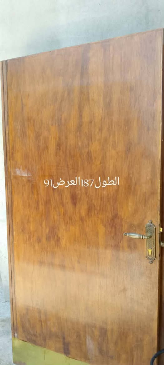 السلام عليكم ابواب خشب جدد السعر 60 الف وبيهن مجال ***********
