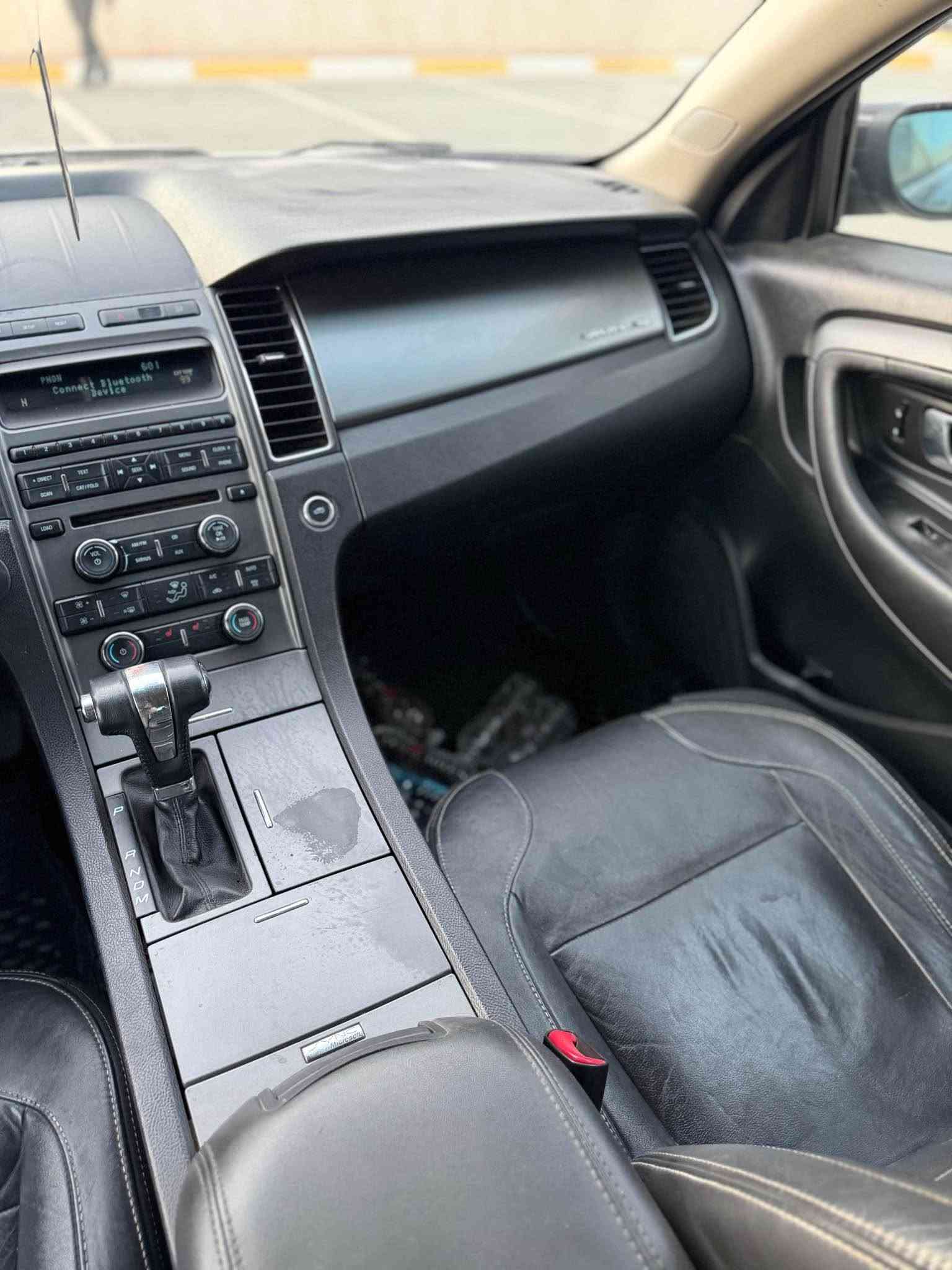 بسم اللّٰه الرحمن الرحيم
بەناوی خودای گەورە 
Ford taurus 2011 SEL
فۆرد تەورەس ٢٠١١ SEL
سەیارەکە زۆر جوان و خاوینە گیر مەکینە کارەبای بەشەرت 
مەکینە کراوەتەوە بۆ واتەر پەمپ 
گیر لە سوکان دەرگا کۆد ناو ڕەش 
کوشن جلد 
بەشەرتی ئەوەی کێشەی نەبی 
سەیارەکە سی پارچەی بۆیاخە 
بە شەرتی وەکالە و بەناو کردن 
ڤایبەر وەتس ئەپ 
***********
*********** السليمانية, العراق
