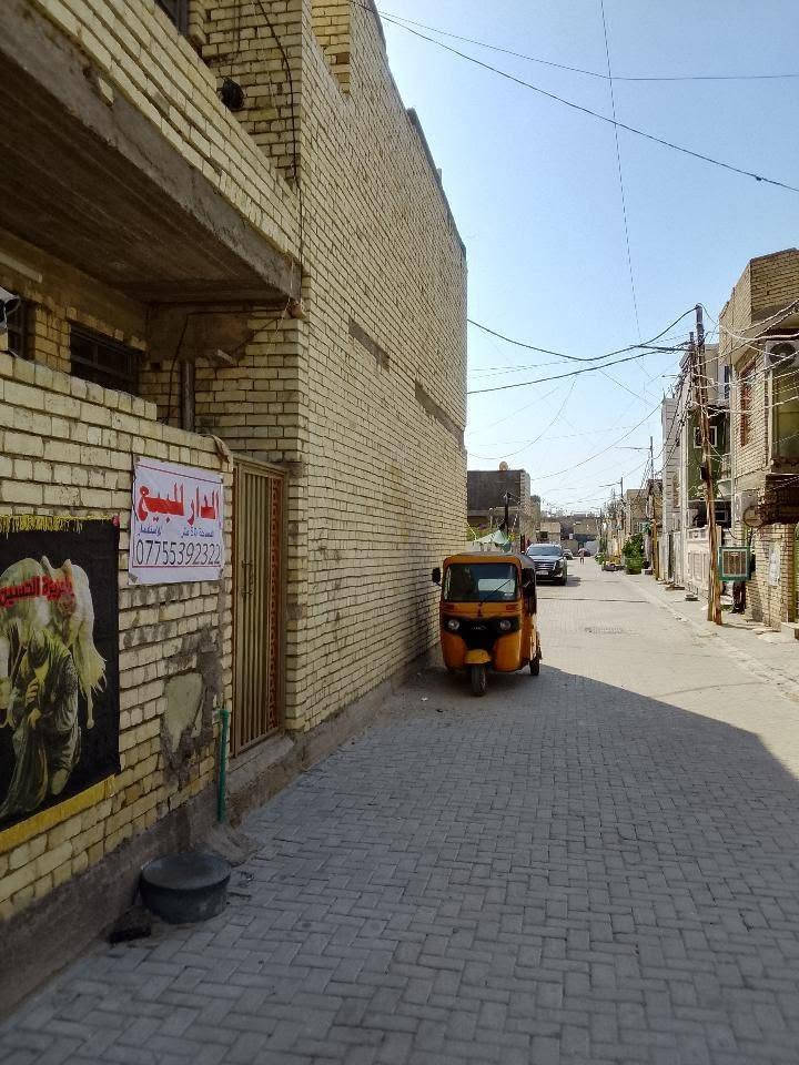 سلام عليكم
بيت للبيع في منطقة علاوي الاسمر مقابيل بانزيخانة قرب شارع المخازن البيت 50 متر قاطين ونص البيت من جوة هيكل مشتغلة كهرباء وماي ومجاري والحوش والتواليت تكرمون والحمام مطبك ارضية والسراميك والبورسلين مشتريهن والمادة مال بورسلين هم مشتريها 
متواجد واتساب واتصال ***********
