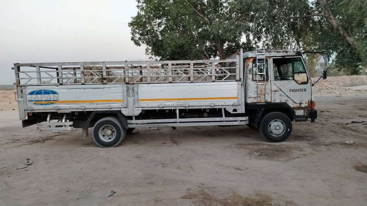 سِلَآمً عٌلَيَکْمً فوزه مربع الطول خمسة ونص السعر 90 وبيهه مجال السفسار على البيع ***********
