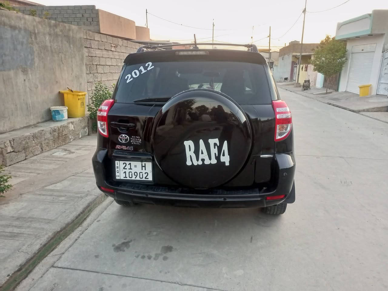 Rav4
راف4 سبعا راکب مودیل 2012 محرك 4 سلندر محرك مفتوح جاملغ سایق مبدل بلادی مال سكن بیها شبر صبغ بونید بیها صبغ بیها ضرربا  خفیفا بدون شاصی للوتواصل
*********** فقط للبیع سعر 130 و بیها مجال رقم سنویا جدید 
عنوان کرکوك بیها کوبون بانزین

