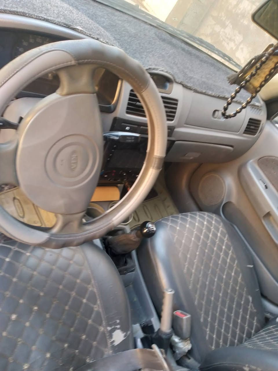 للبيع كيا ريو 2004 رقم بغداد كير عادي سياره كامله من كلشي محرك كير تبريد مكانها بغداد بأسمي سنويه لغايه 30 سعر (٣٩) ***********
