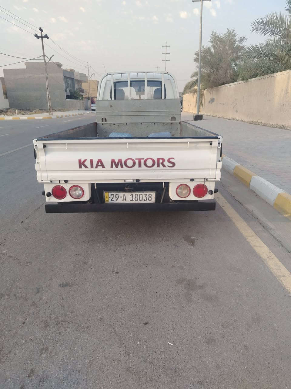 السلام عليكم كيا 2700موديل 14وقم واسط انكليزي سياره مكفوله من ضربه وحرك لاصرف والبخار وكير واكسل وشاصي ورقم شاصي وصدر تخم تايردوشمه كهربائيات جاهزه جديد تبريد ثلج  منضومه كامله مجدده لل 30 وين مايعجبك أحول معروضه 90 وبهئ مجال بسيط شراي يتصل ***********
