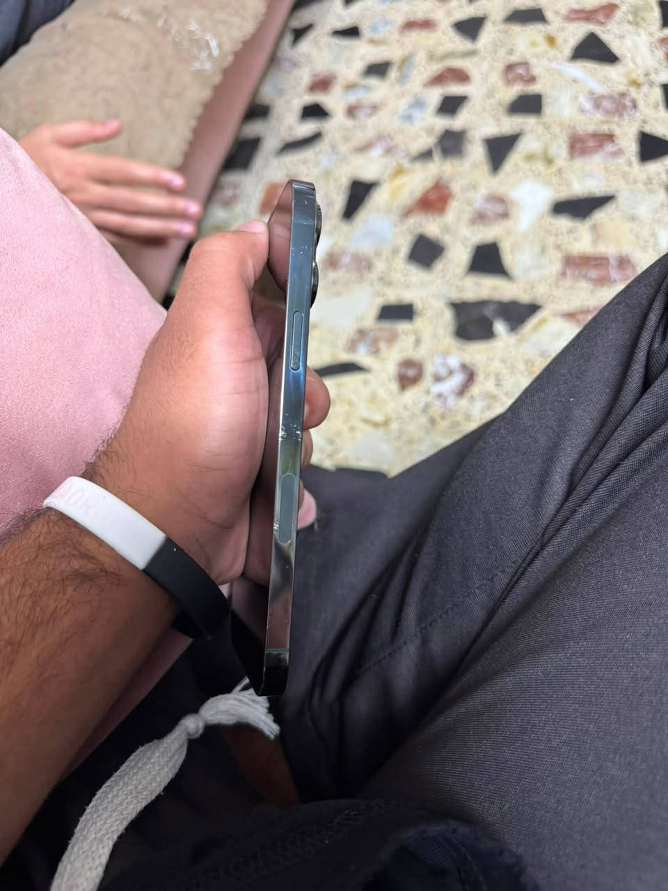 ايفون 13برو ماكس مكفوللل من كلل شيي لجهاز نضيففف نضيففف بطاريه89 ذاكره 256 لون زيتوني لسعر 650او بي مجال حك لجيه لعنوان بغداد حي اور
رقم ***********
