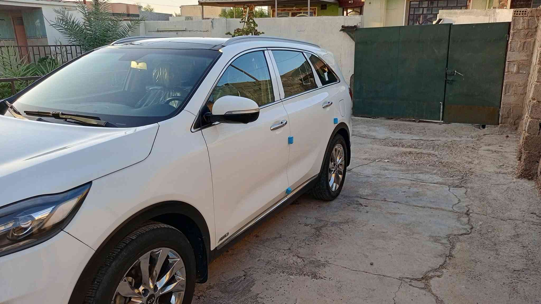 السلام عليكم سورنتو 2020 فول مواصفات 1/1 رقم بغداد نكليزي ماشيه 95 السعر 245
المواصفات
محرك 6 سلندر 
خمس كامرات محيطيه
الكشنات الامامي تدفئه وتبريد
الكشنات الخلفيه تدفئه 
3 قطع تبريد أشاره ترحيب عند الاقتراب
أشاره ترحيب بالدوسات
جنطه ذكيه
حساسات امامي وخلفي
 بانوراما 7راكب
فور ويل دفع رباعي
بردات خلفيه 
العنوان التاجي /
موبايل ***********
موبايل /***********

نص مكتوب في الصور:
- WOW