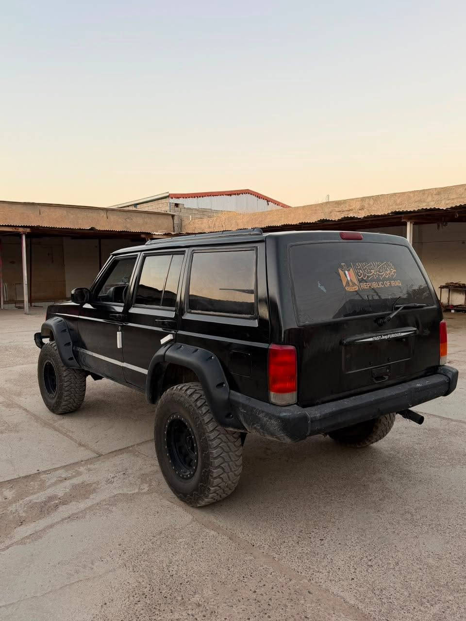 سلام عليكم شباب 
Jeep xj 2000
نضام تعليق Offr road 

صبغ عام 
مكلف بلنشر    ***********
