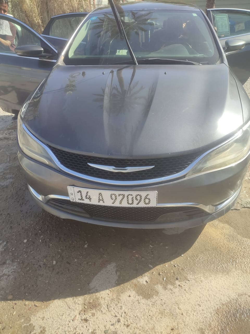 سياره سي 200 / موديل 2015 /6سلندر مكينه باب وجاملغ مبدلات البنيد نفس اللون والجاملغ مصبوغ وبيها بارد سياره بأسمي مسجله بصره هزه كامله 26 سياره فول من عدا الفتحه كشناات كهربائية تبريد بلاجكتورات اماميه السعر 90 ورقه وبيها مجال عنواني كربلاء الحر  رقمي /***********
