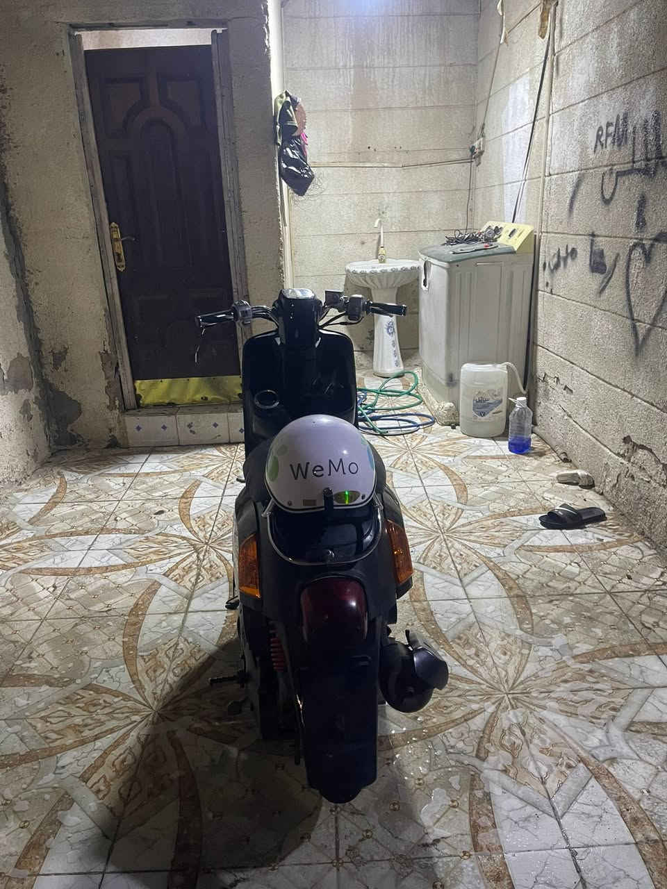 سلام عليكم دراجه بوليس كابريته دراجه ما مفتوحه حلوه كلشي بلدٍ كافرات ختم واحد المكينه ختم واحد كهربايات شغل نكره سلف وهندر دبلت امامي خلفي شغاله المكان البصره القبله سعر ٩٠٠وبيه مجال الشراي وانه خادم والي يحب يتصل ***********
