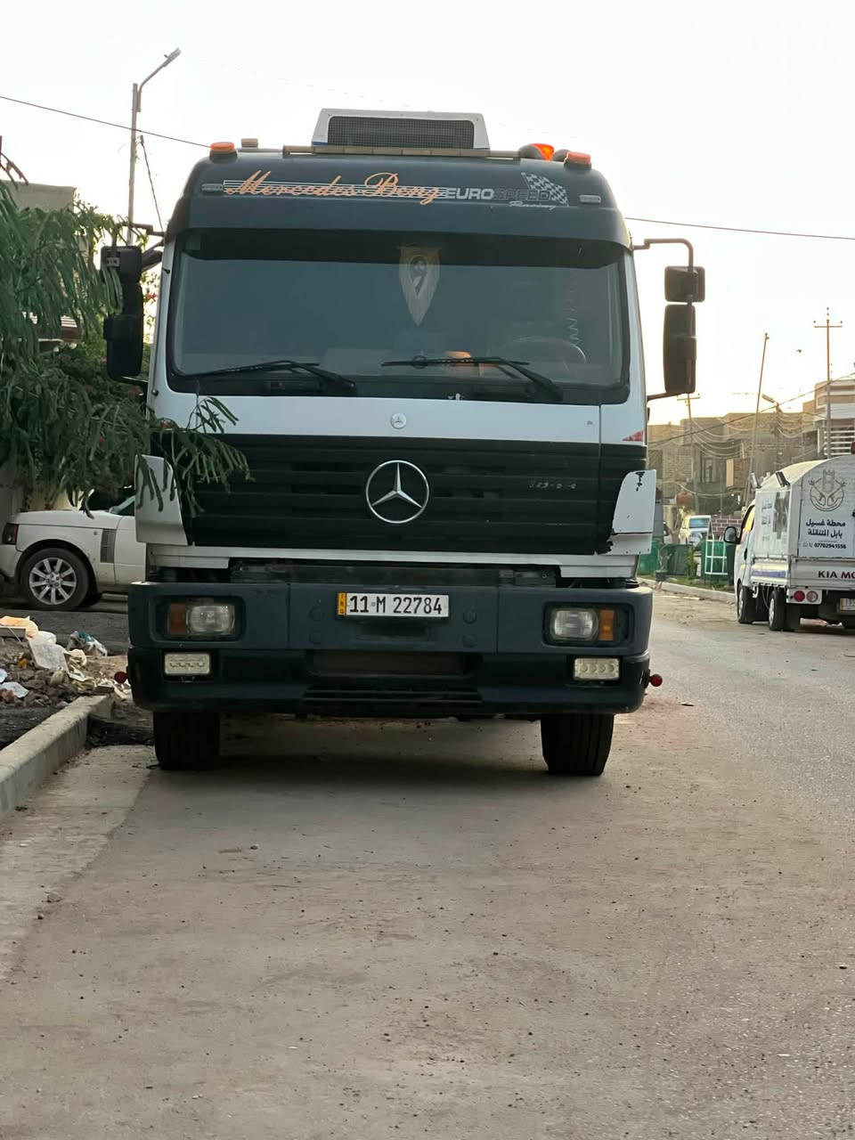 السلام عليكم
للبيع راس تريله كرواتي 

موديل 96 كير كهربائي حجم 240

مكينه سوده حجم44 بم كهربائي

مربوطه فلات ذات جوانب متحركه 

تخم تاير جديد السياره جديده 

ارقام انكليزي سنويه لل29

هزه جديده 

عنوان حله 

رقم الهاتف ***********
