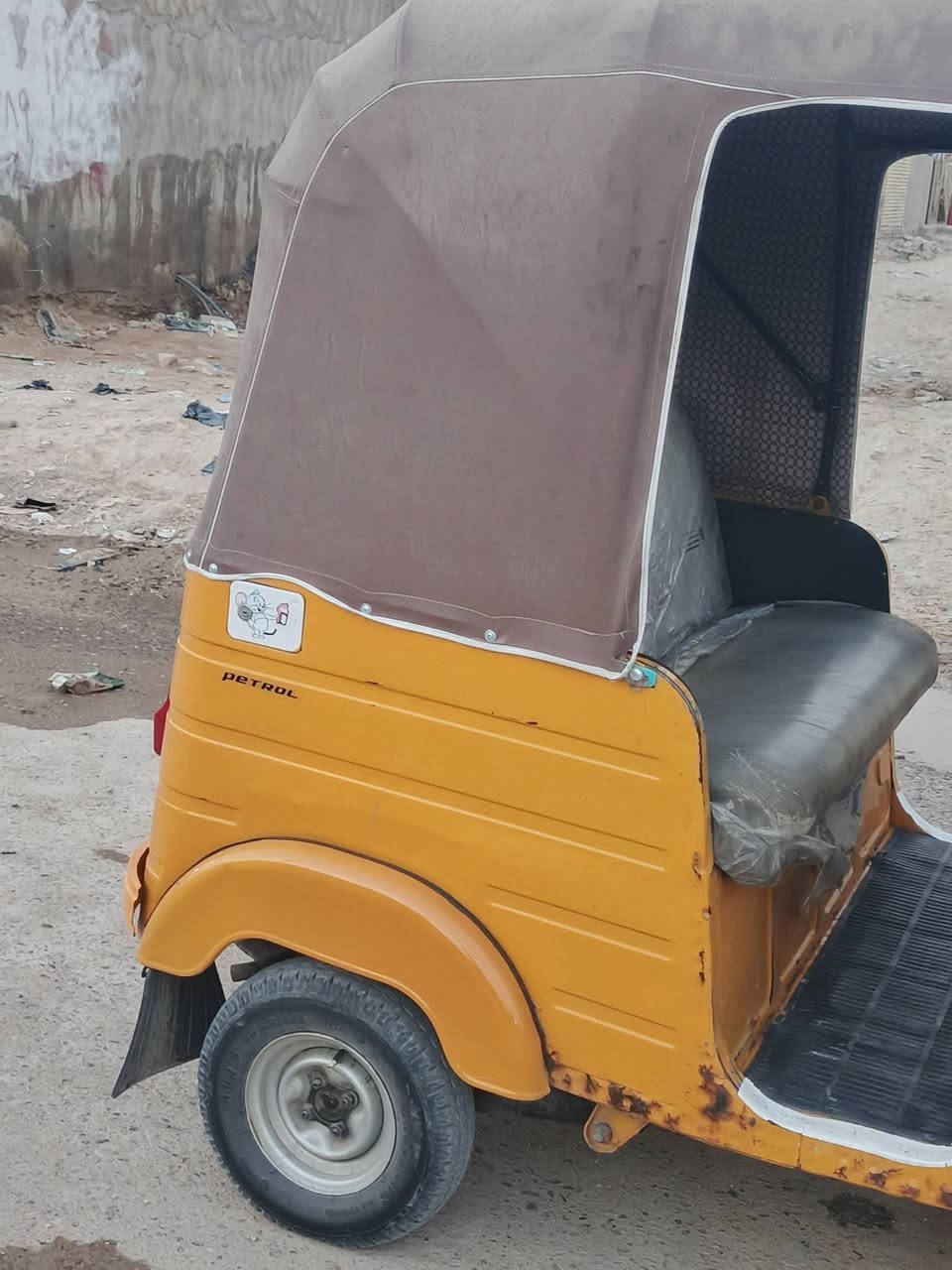 سلام عليكم تكتك البيع رقم وسنوية 2019رقم بغداد نكليزي تحويل مباشر سعر 6300تكتك كله مكفولة من عده القد بي صبغ وهذا رقم الاستفسار ***********
