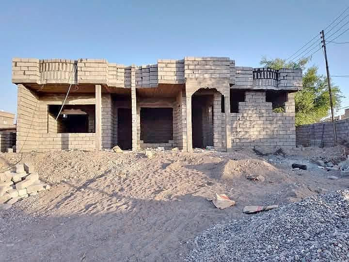السلام عليكم بنه ابيوت تكعيبات حيطان صحيات قصاطل واجهات ديكورات اي شي يخص البناء حاضرين الف المجوف هوه وكلو ب180وذا الكل علا ابو البيت ب150ولمصمد  هوه وكلو ب165وذا اكل علا ابو البيت ب140 متفرغين حاليت بناء شرط هندسه  ***********
