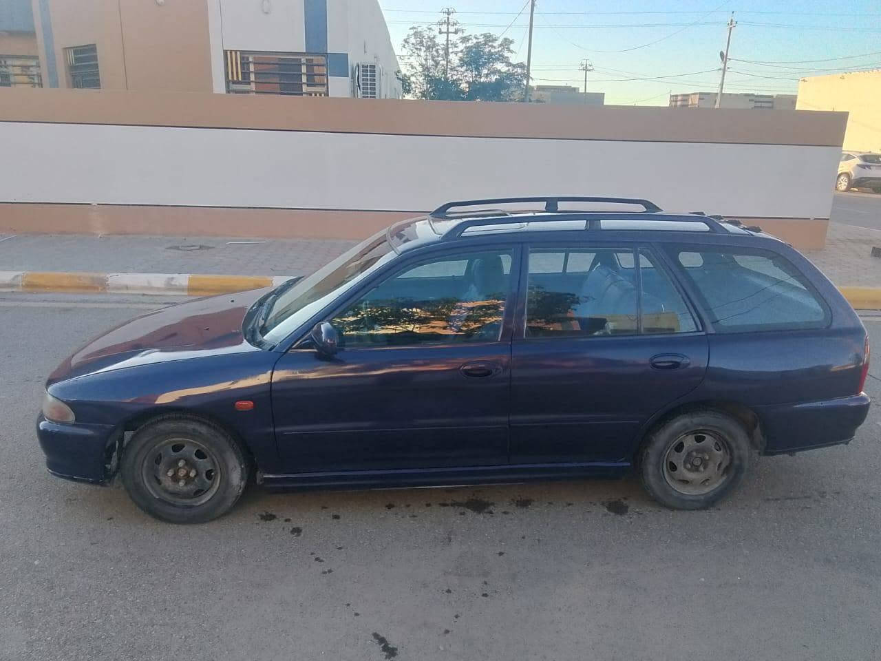 سلام عليكم لانسر ستيشن موديل 94 كير جديد ومكينه اتبخر صدر تعبان تخم تاير جديد وخير من الله يردلها ترتيب غرفه حلوه جلد شاشه وسماعات سياره مالتي بس للبيت استعمال خاص سعرها 25ورقه وبيها مجال بيسط *********** بغداد الامين الثانيه
